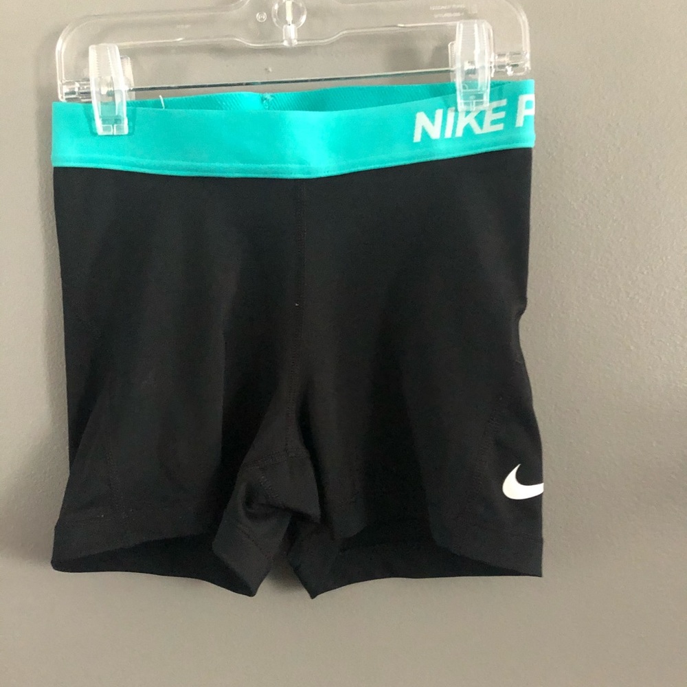 Women’s Nike Pro